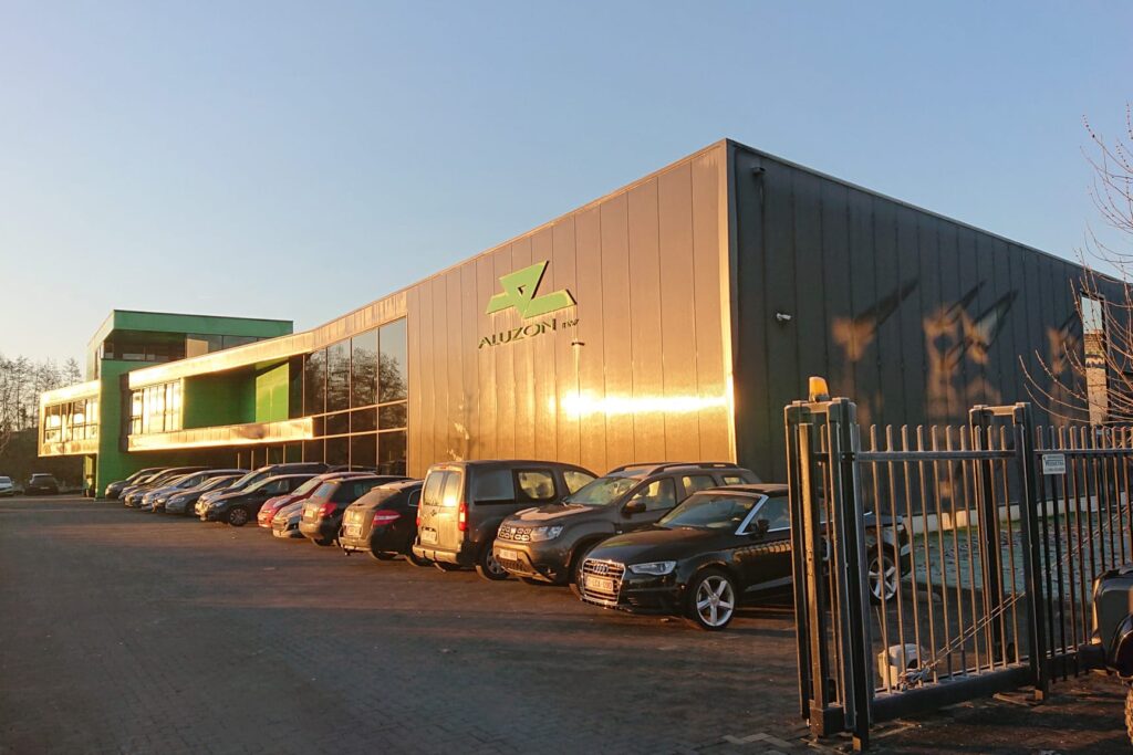 Aluzon rejoint Wako Group pour créer un leader de la fabricacation de portes et fenêtres pour les professionnels dans la région BeLux 3